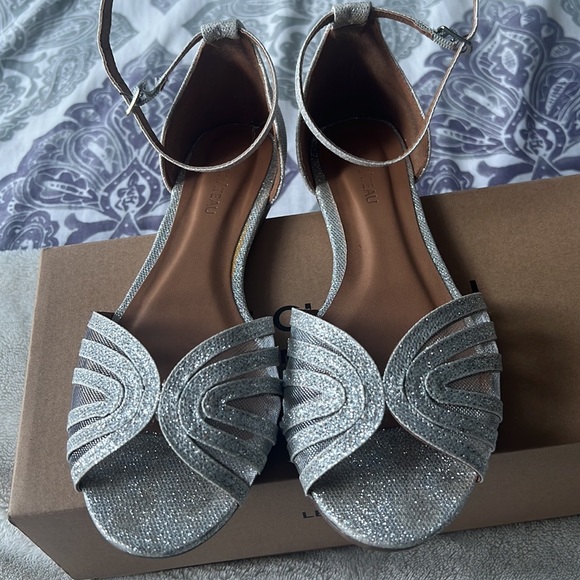 Sparkly flats - Picture 5 of 6